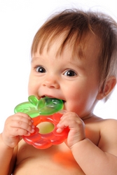 How Adults Wearing Teething Jewelry Can Help Kids